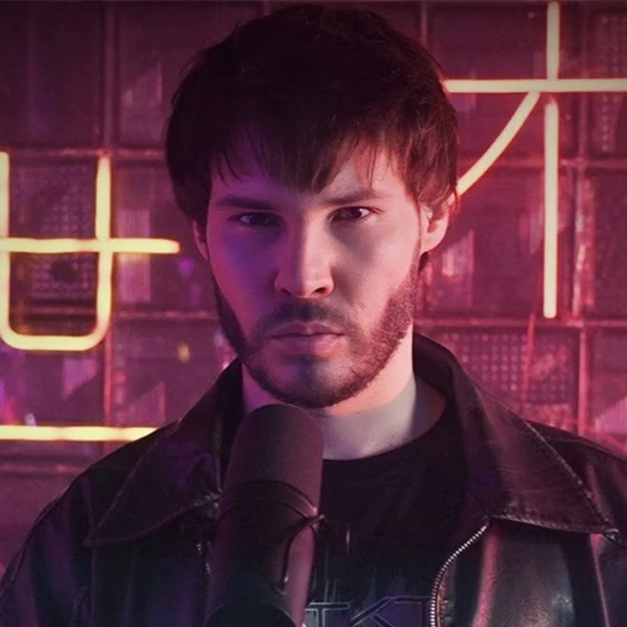 Improver turns one voice into a full stage band in a single beatbox performance